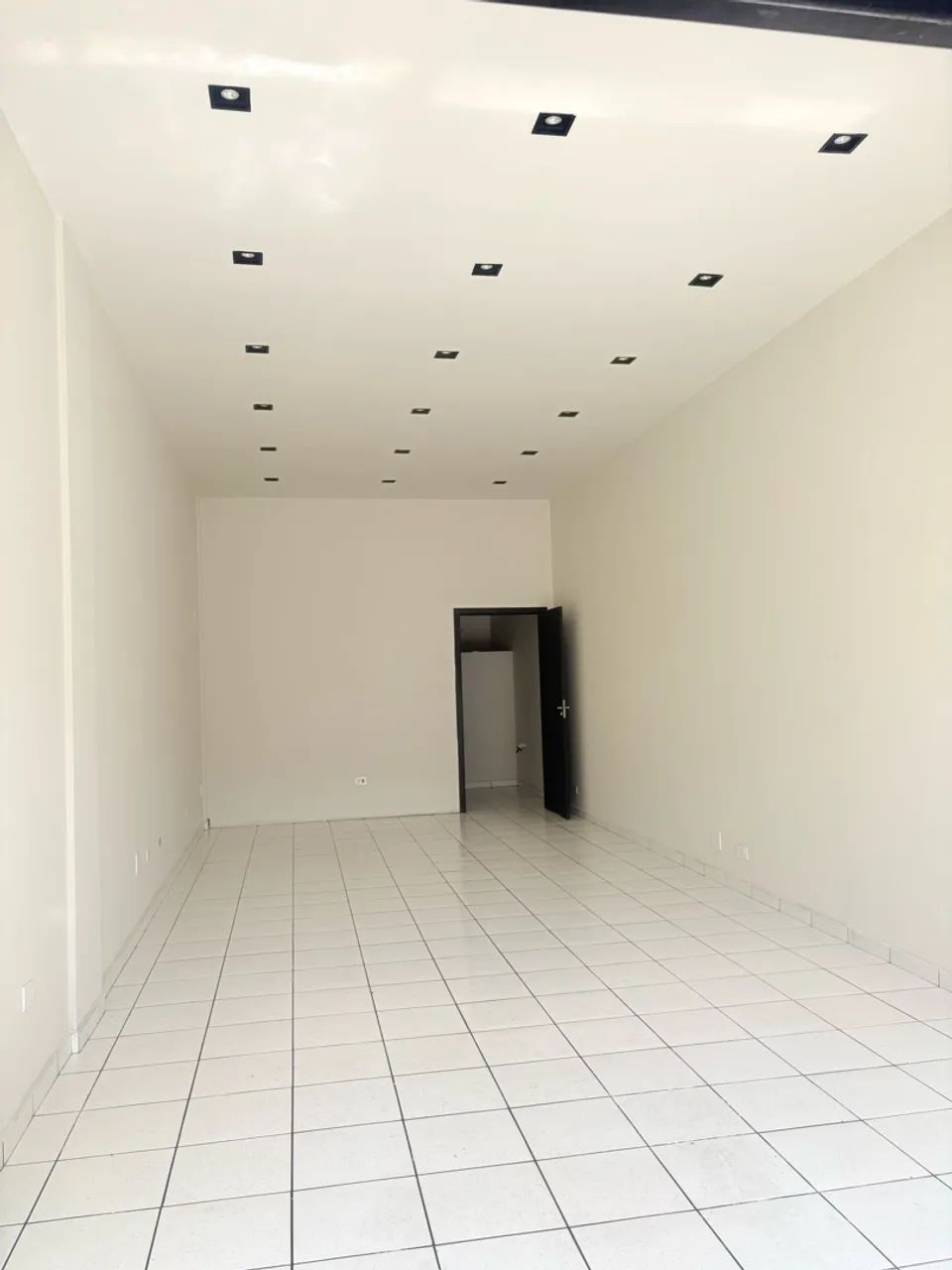 Alugo sala comercial rua Paranaguá 155 - Foto 3