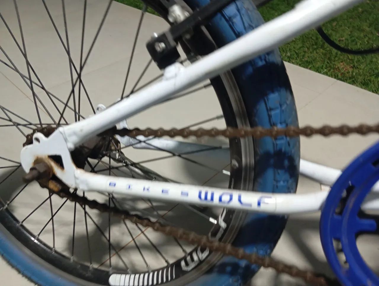 Vendo bicicleta infantil da marca Wolf - Foto 2