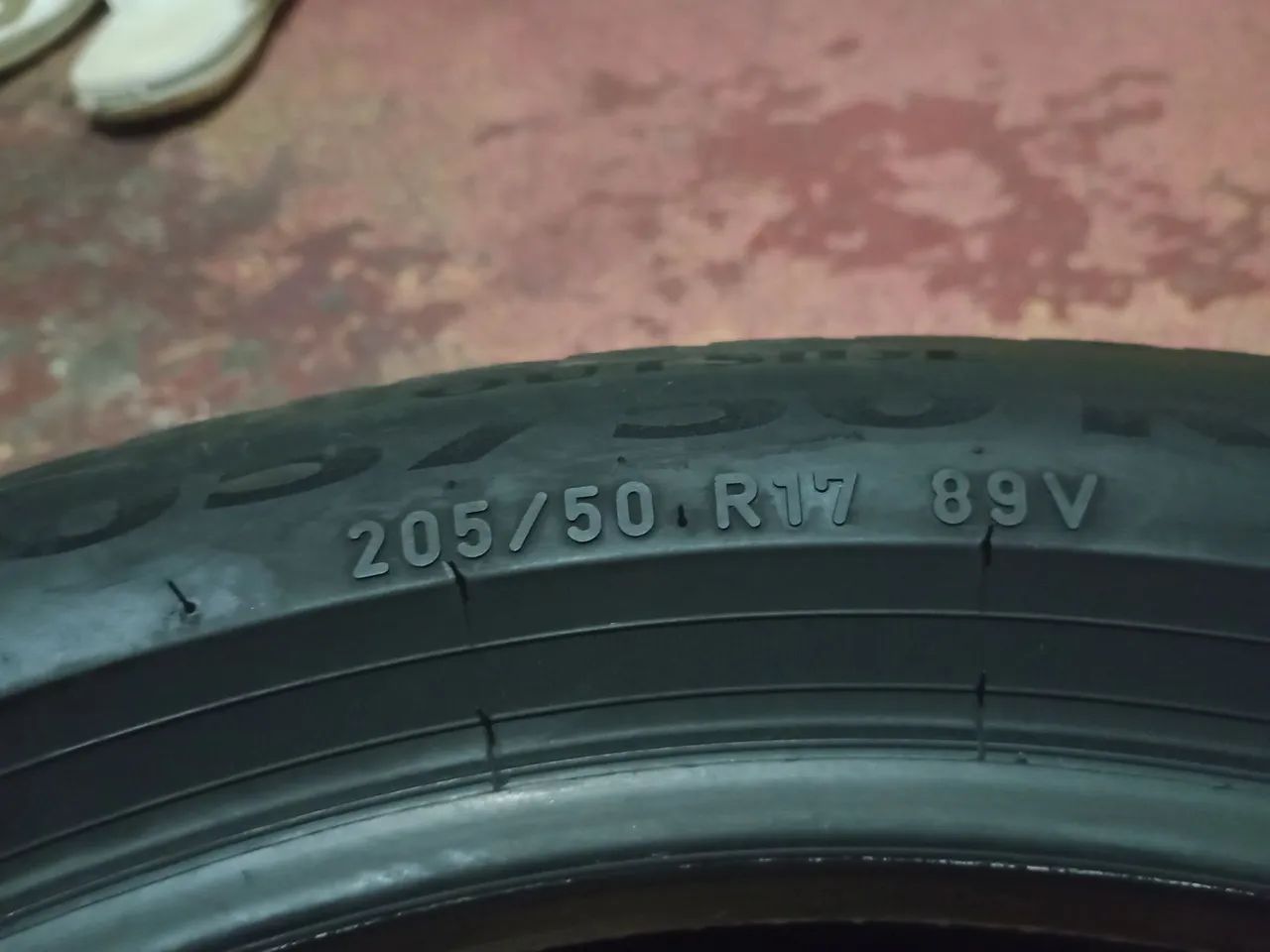 Pneu R17 89v  marca pirelli