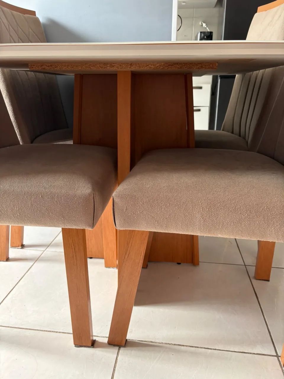 Mesa de Jantar com 4 Cadeiras - Tampo de Vidro - Excelente Estado - Foto 4