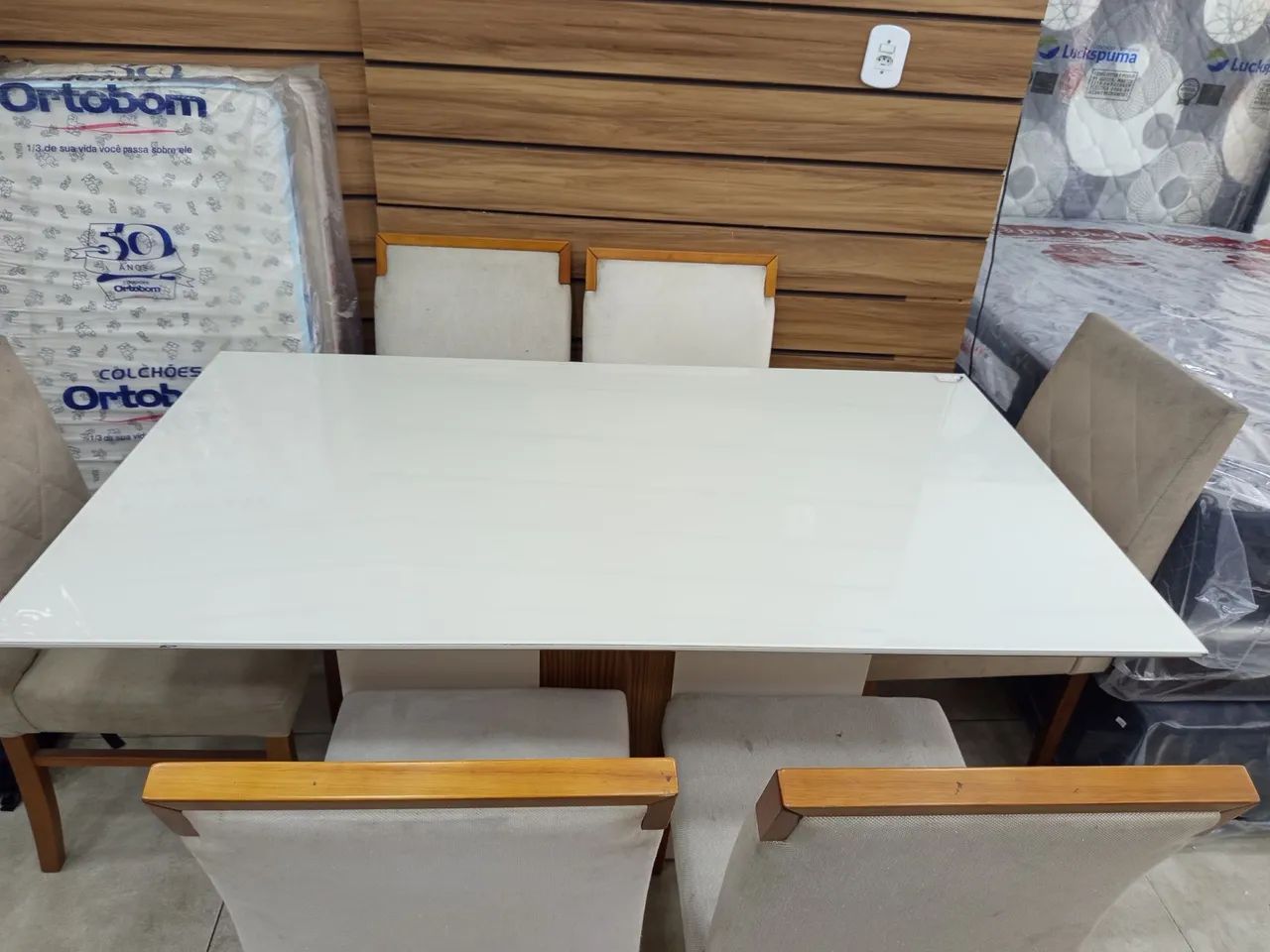 Vende se mesa com 6 cadeiras  - Foto 3