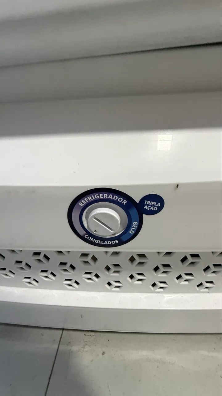 Freezer vertical Fricon 284 litros 127v  - Foto 4