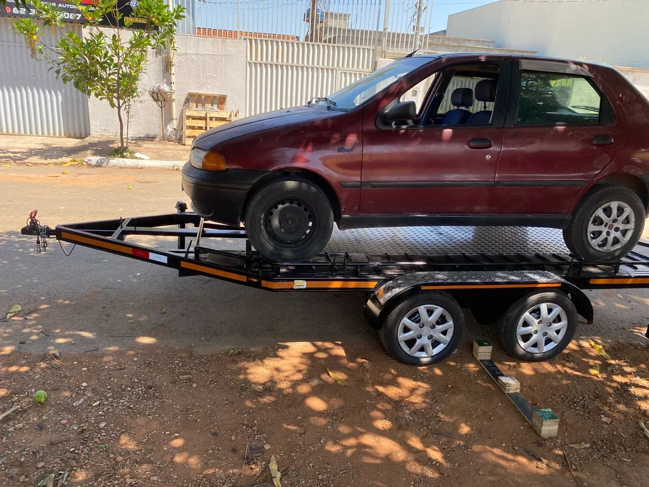 Carreta prancha para rebocar carros  - Foto 4