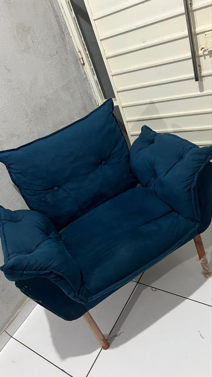2 Poltronas opala de suede (valor unid.)
