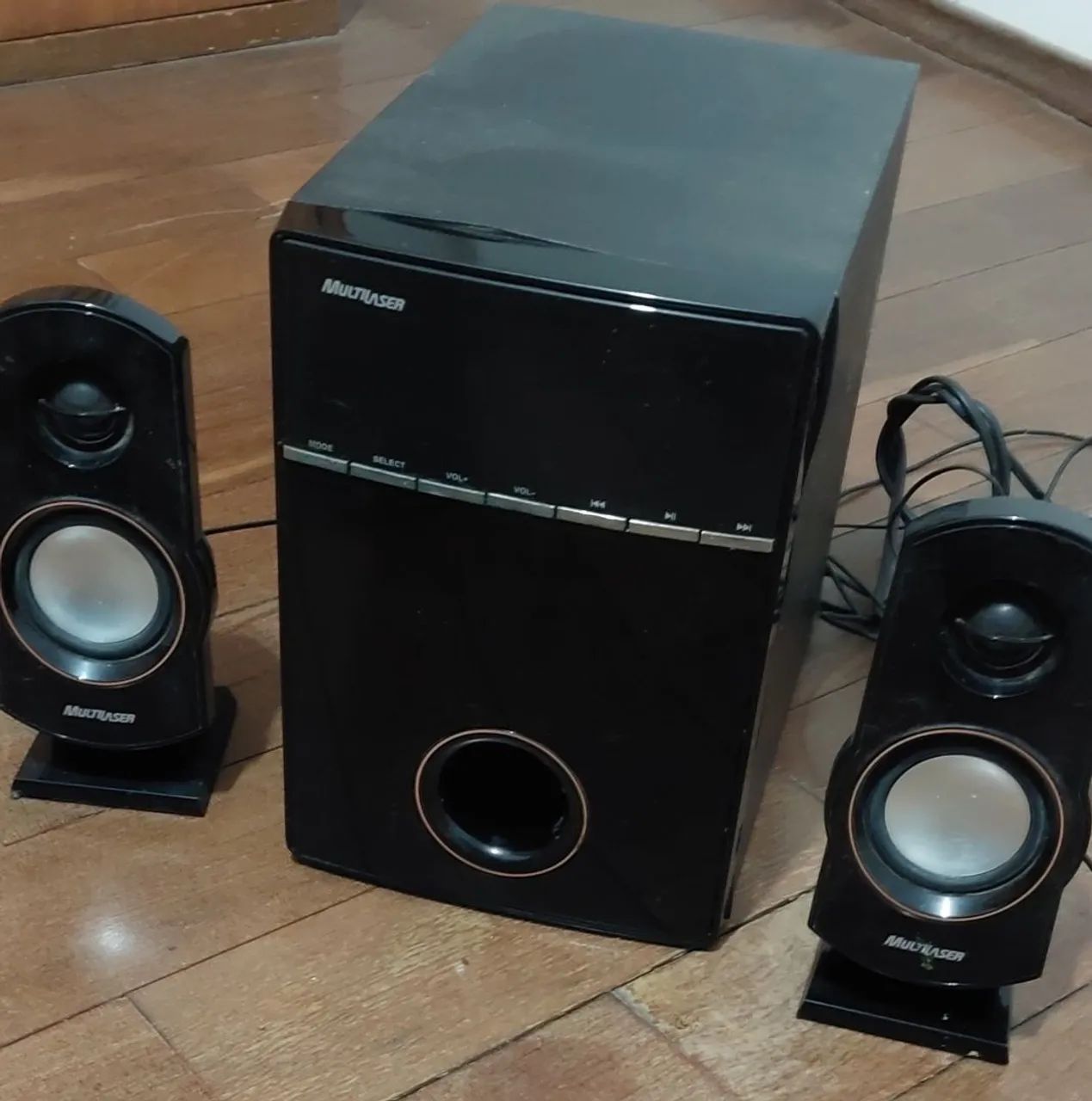 Caixa de Som Multilaser 2.1 60w rms shockwave fm/sd/usb bivolt