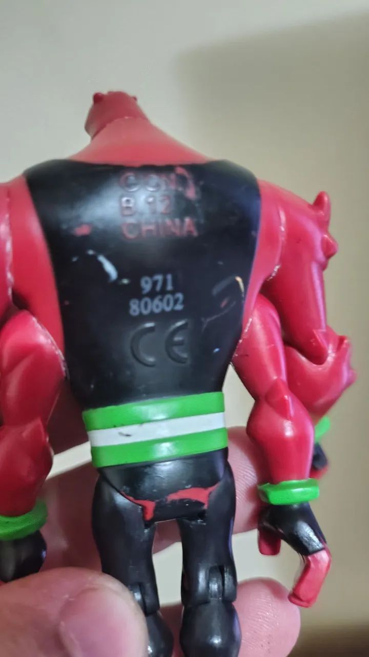 Quatro Braços Ben 10 Omniverse Bandai Usado  - Foto 3