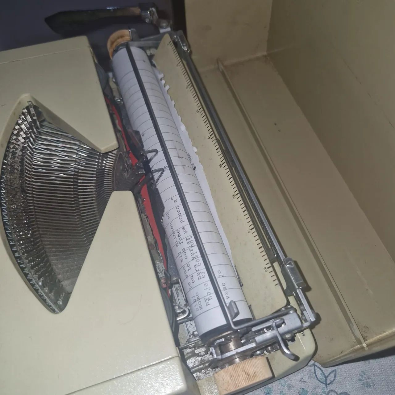Máquina de escrever Chevron Sears, antiga e conservada.  - Foto 4
