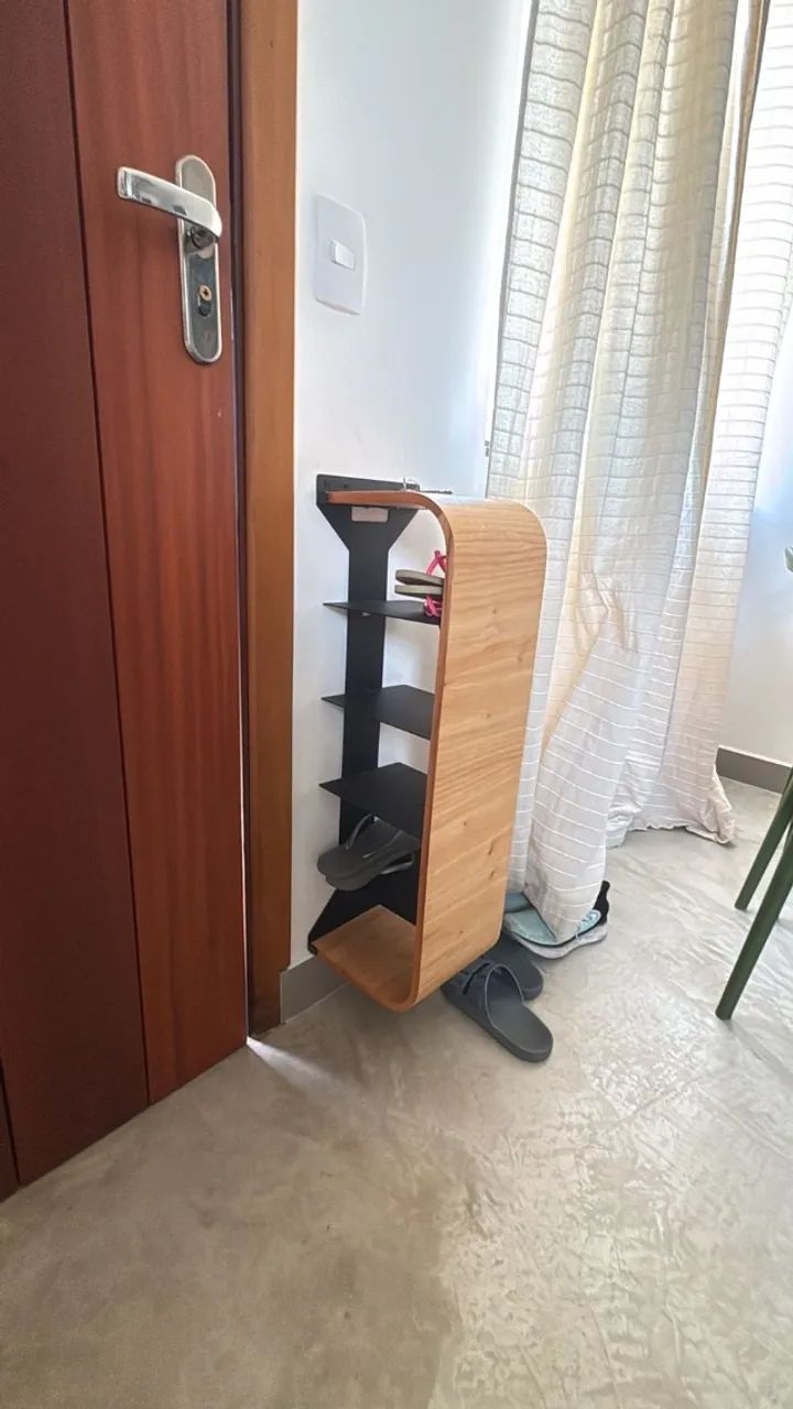 Prateleiras e suporte de fixação