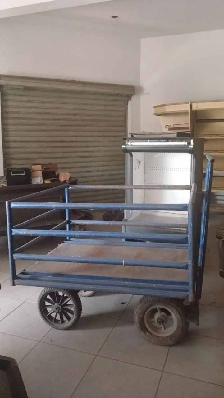 Vendo carro plataforma carga armazem 
