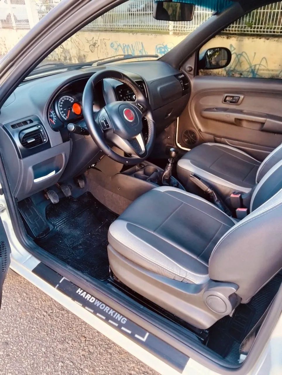 Fiat Strada Working Hard 1.4 Fire Flex 8V CD 2018 - Foto 4