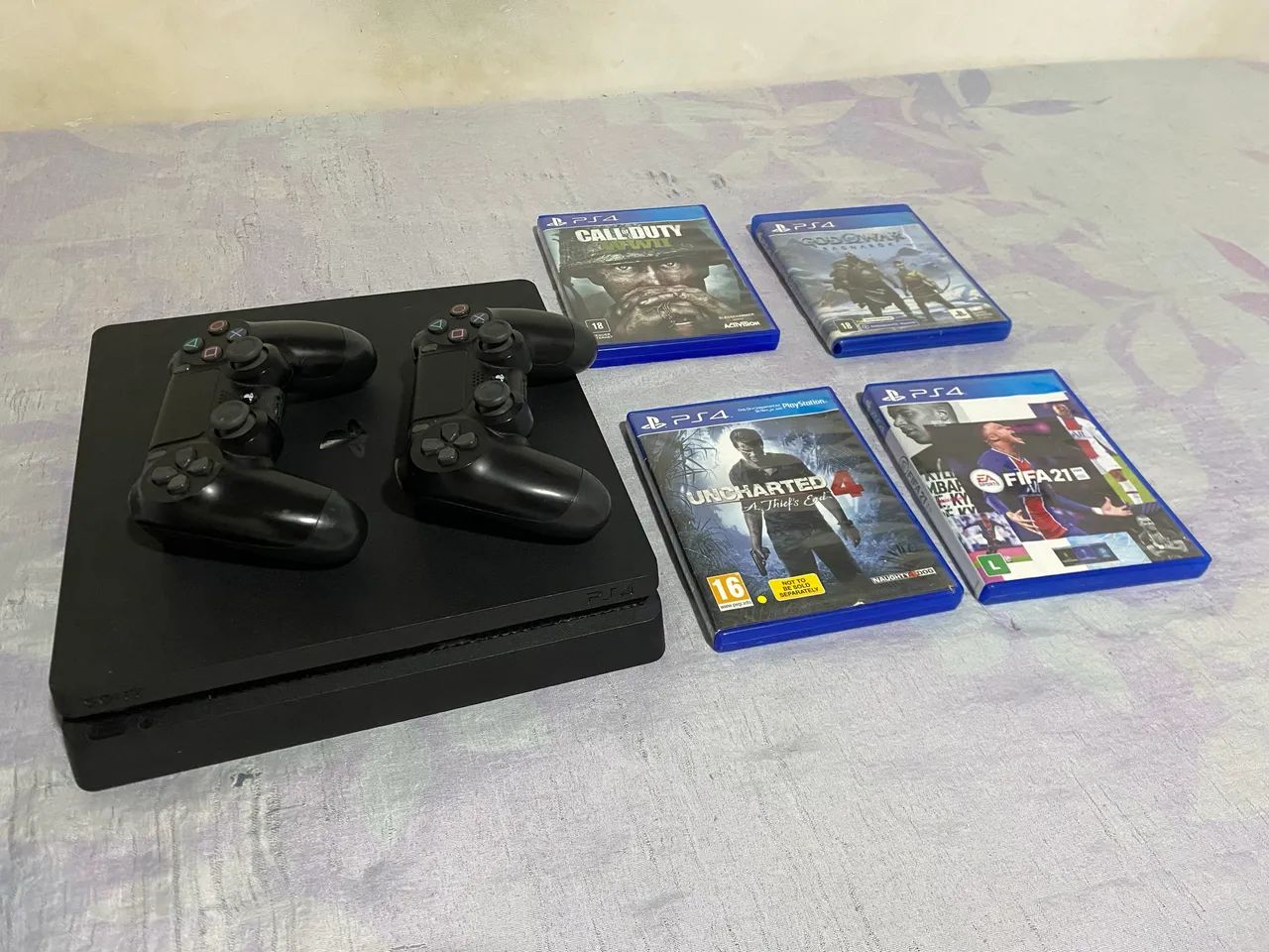 Playstation 4 slim 