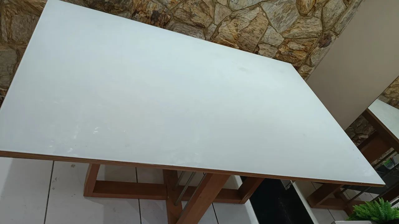 Mesa tampo de Laka