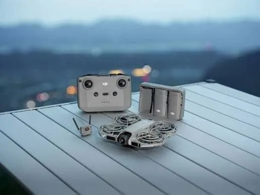 Drone DJI NEO 2 FLY MORE COMBO  - Foto 3