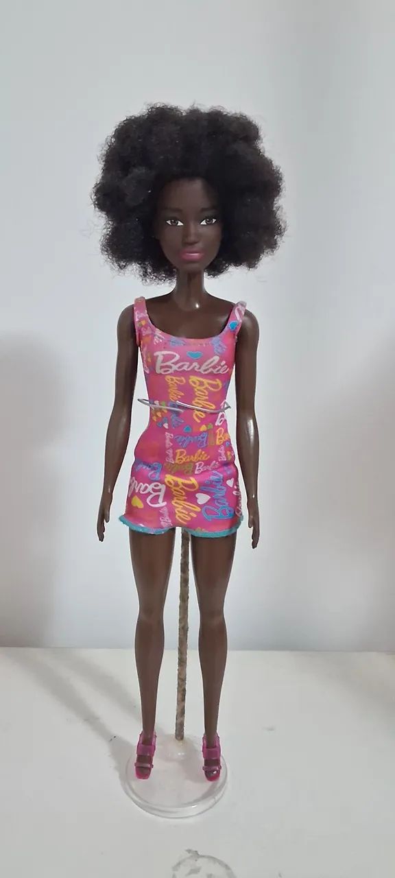 Barbie negra antiga usada  - Foto 4