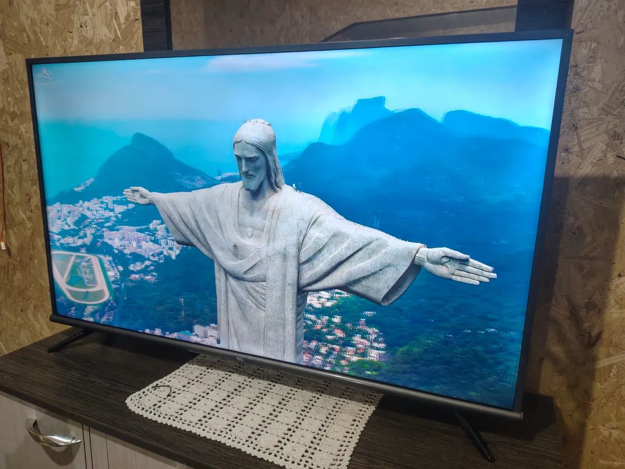 Smart 55 polegadas 4k Android pode abaixar aplicativo e atualizar a tv. Da TCl
