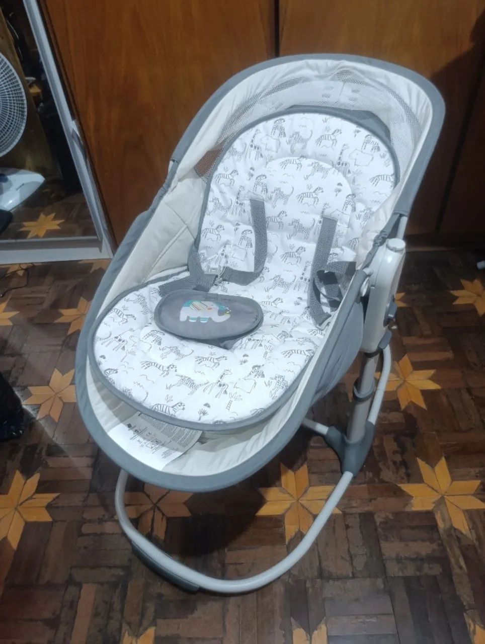 Moisés que vira cadeirinha de balanço 