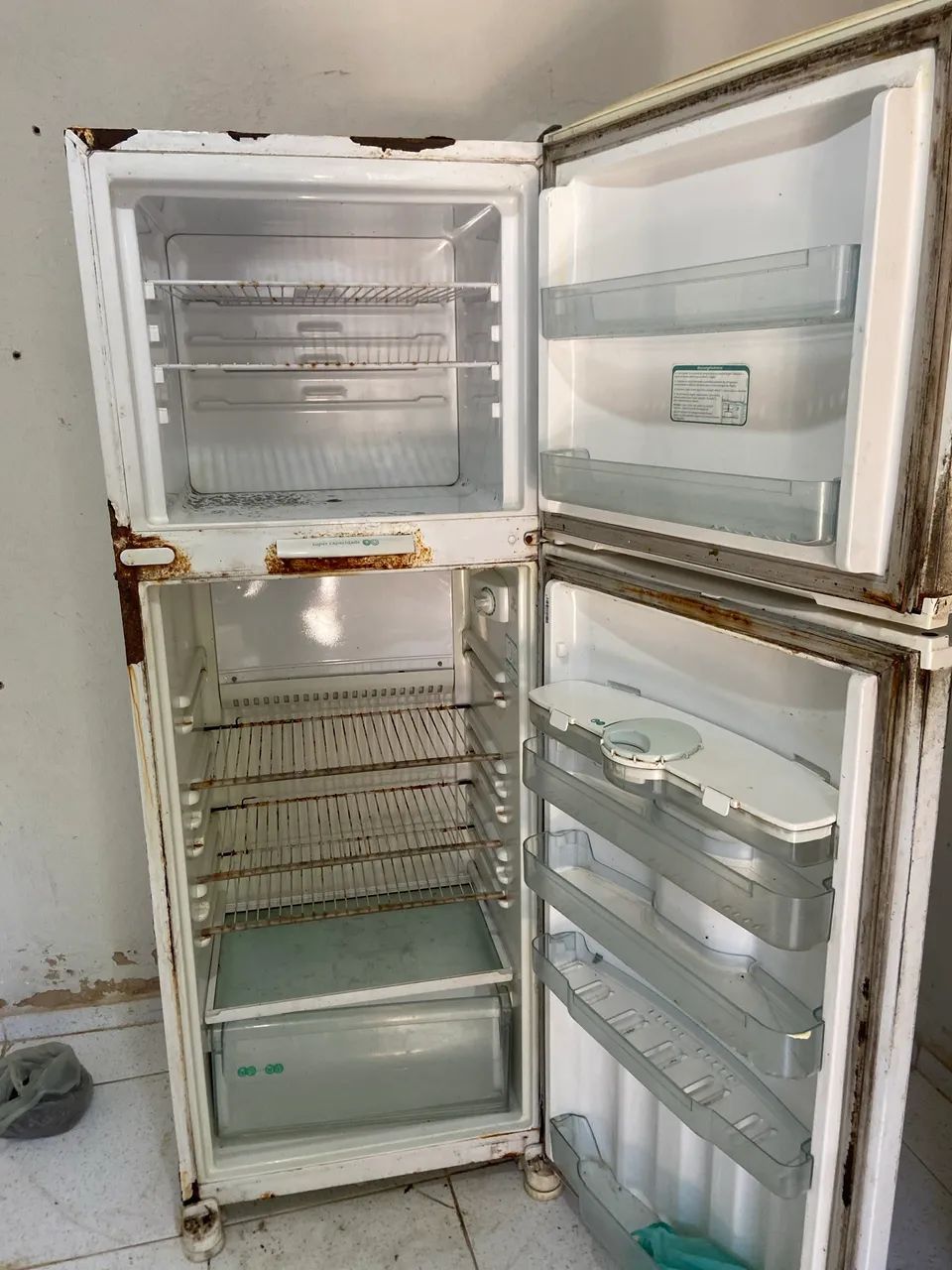 Geladeira biplex - comsul com desfeito no compressor, ela tem 1, 80 de comprimento  - Foto 3