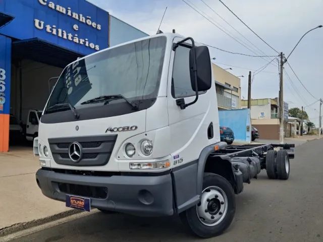 MB Accelo 815C Chassis 4X2 - (2013)