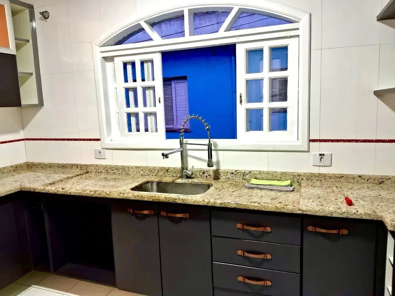 Casa para venda com 250 metros quadrados com 7 quartos - Foto 3