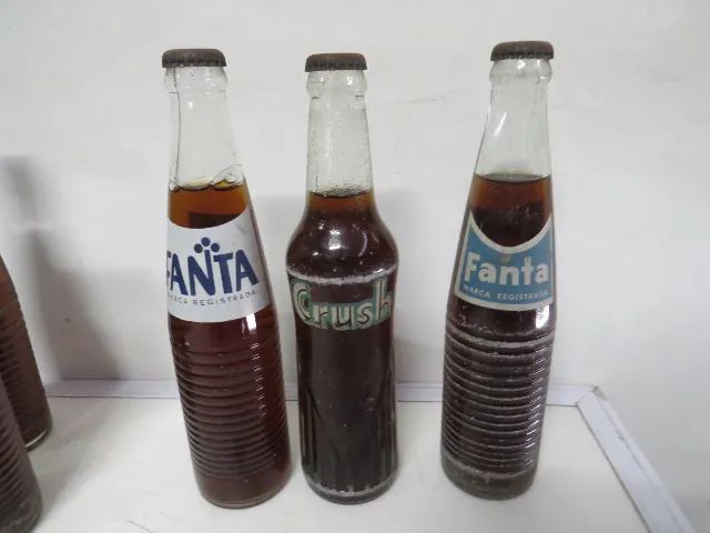 engradado com garrafas antigas crush fanta - Foto 4
