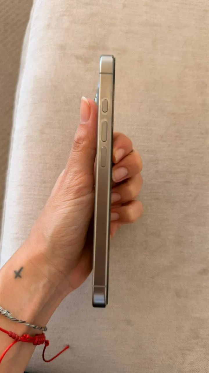 IPHONE 16 PRO 256g - POUCOS MESES DE USO - Foto 3