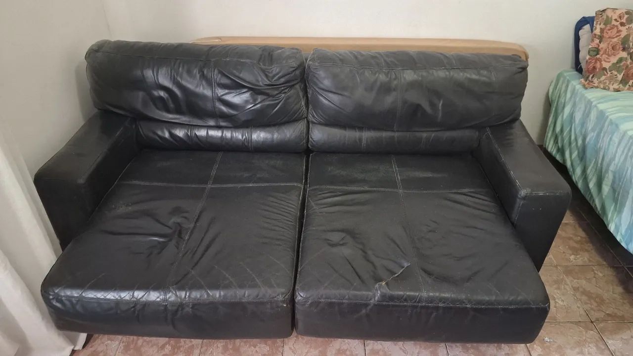 Sofá de couro envelhecido - Foto 2