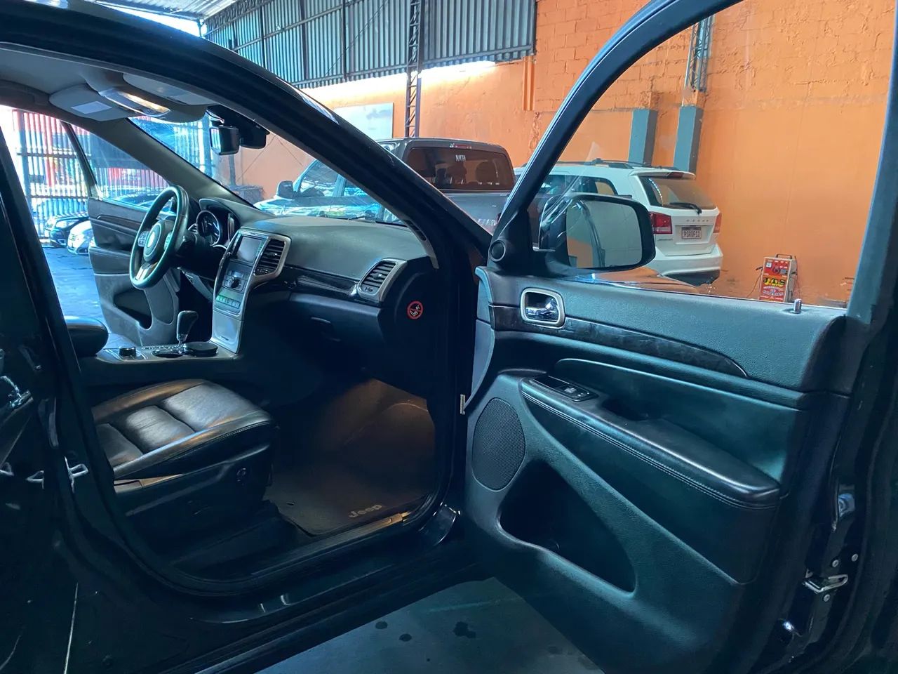 Jeep Grand Cherokee Laredo 3.6 4x4 V6 Aut., foto 15 de 20