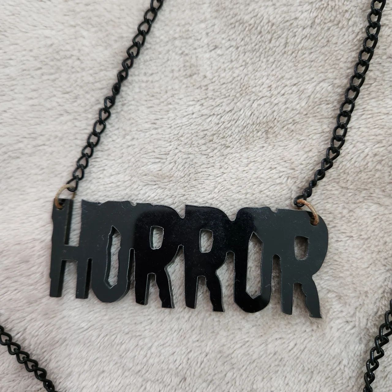 Colar em acrílico Halloween Goth - Foto 3
