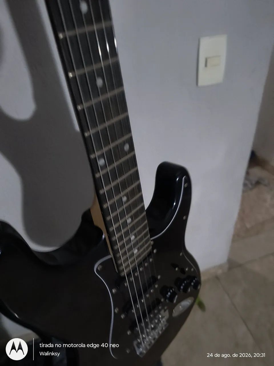 Guitarra strato 1 mês de comprada - Foto 4