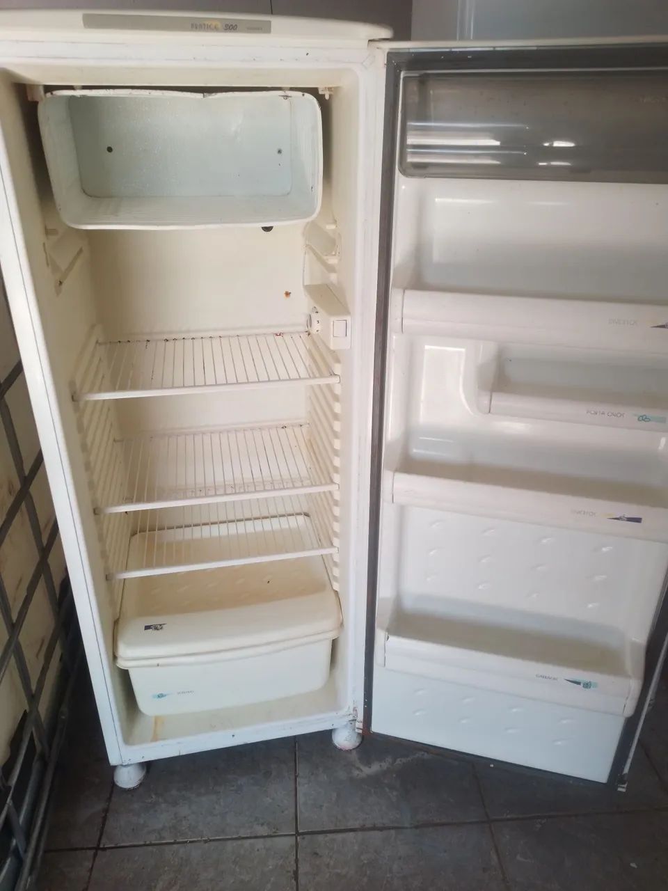 Geladeira consul 280 litros funciona normal  - Foto 4