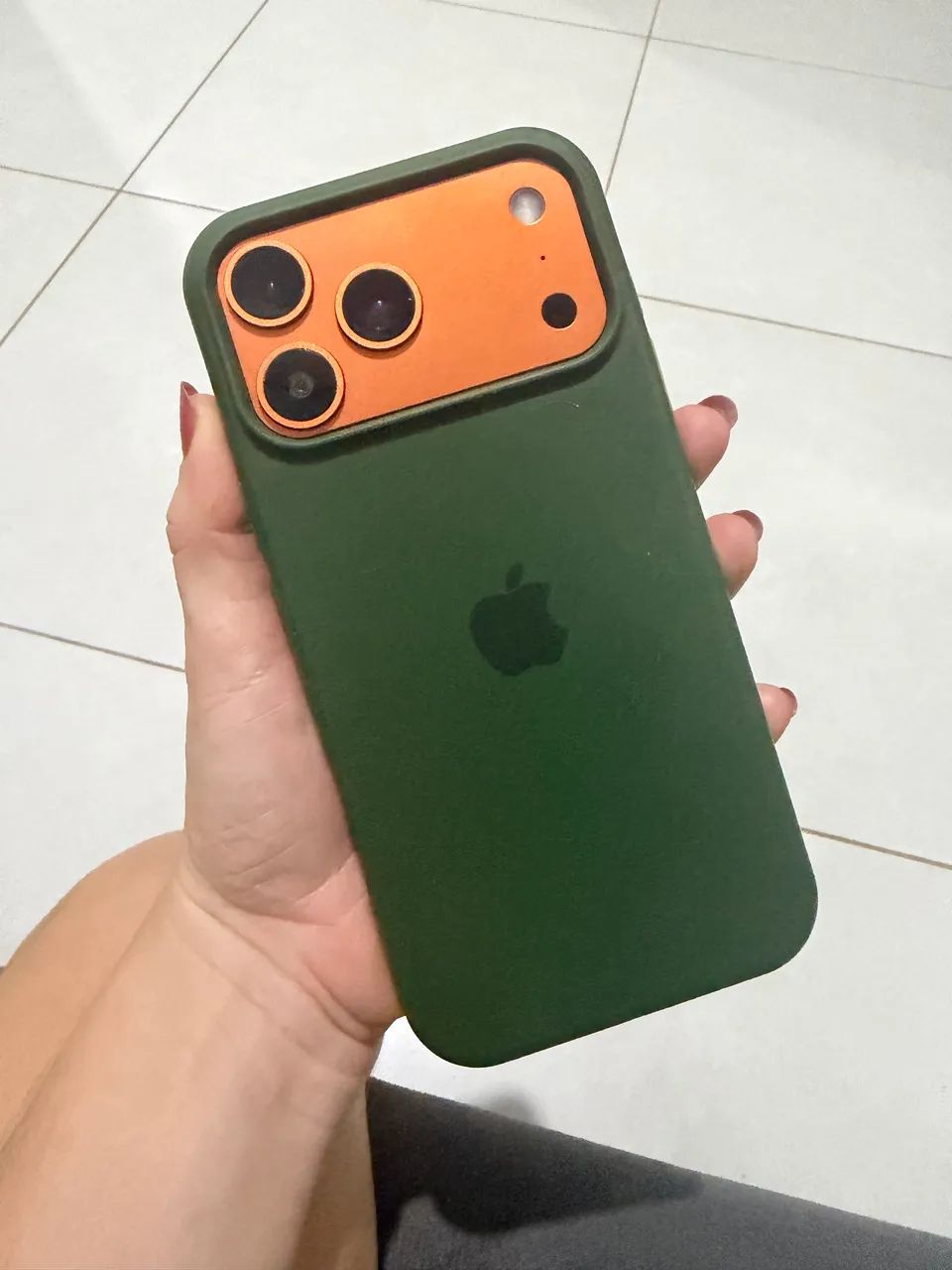 Celular com design de iPhone 128gb semi novo 