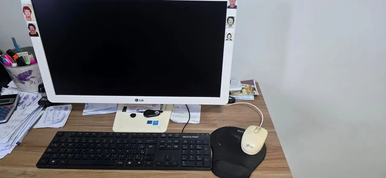 Computador All-in-One LG 22V240 - 4 GB memoria - ssd 120gb