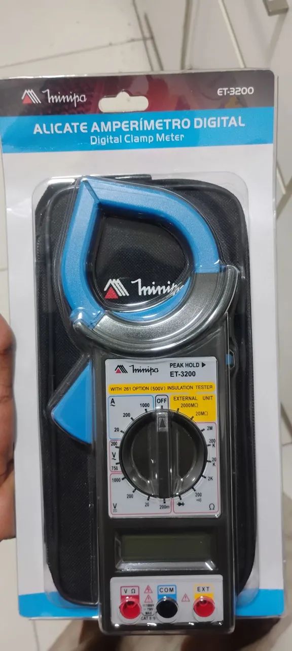 Alicate amperímetro 