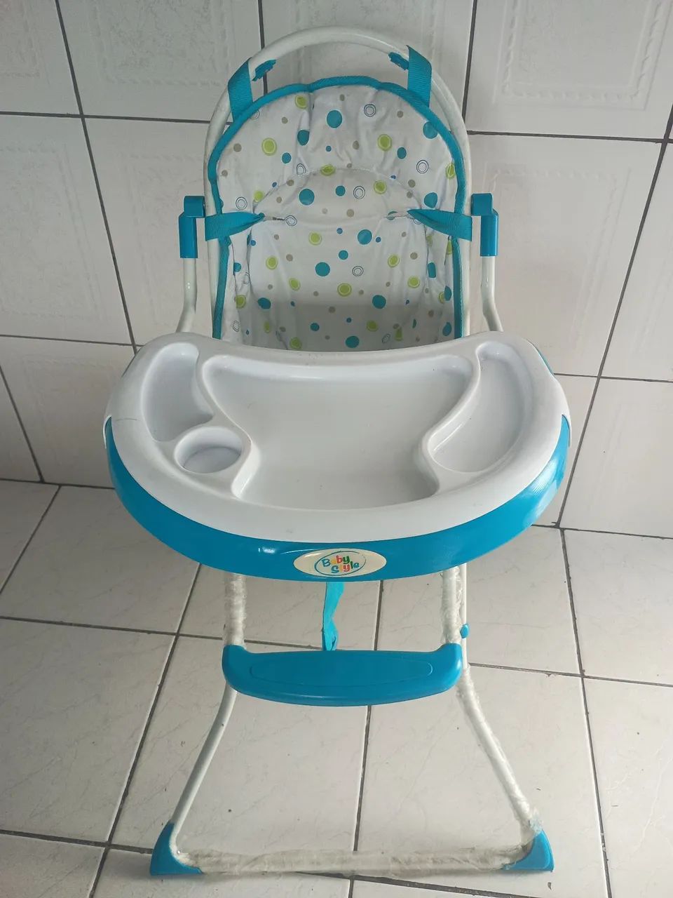 Carrinho de bebê e cadeira 