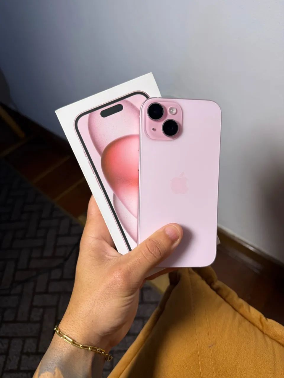 iPhone 15 