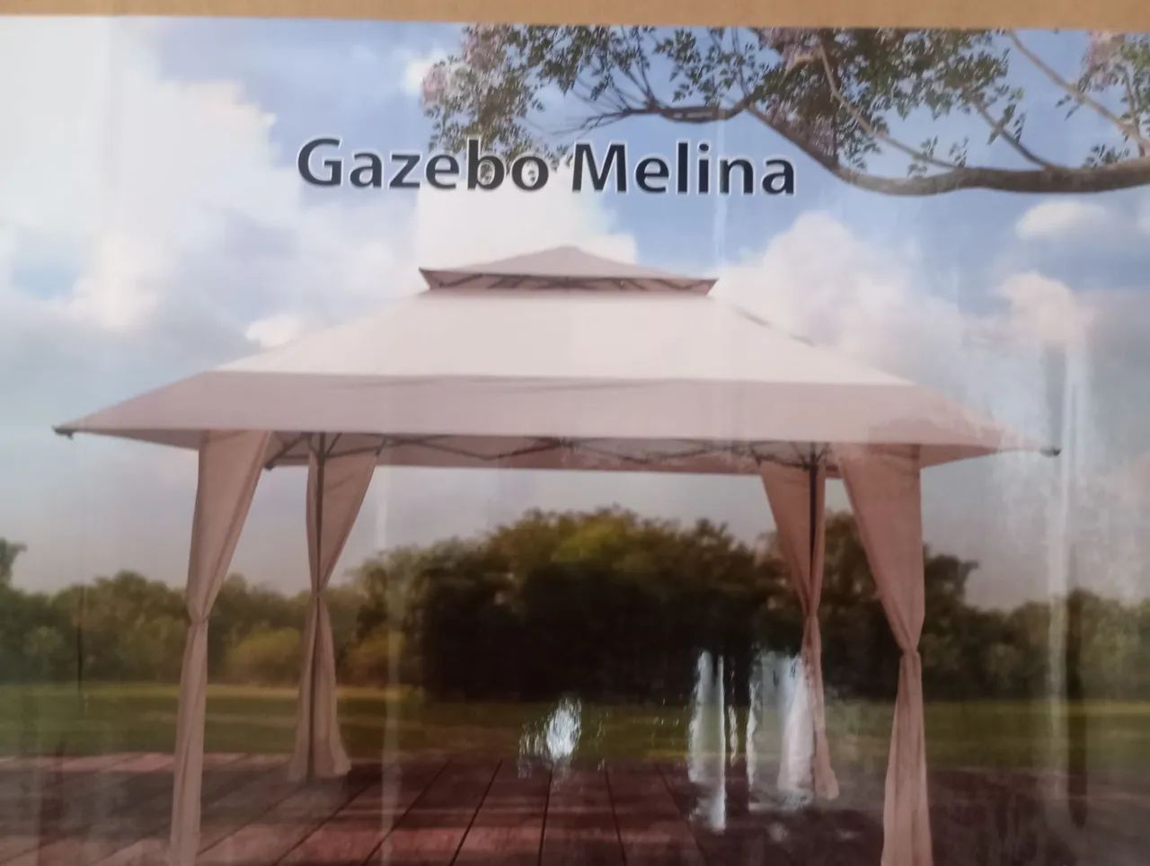 Tenda nova muito bonita e resistente 