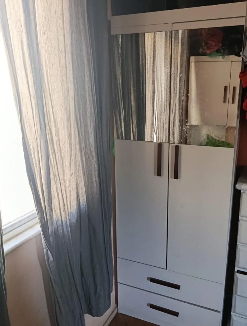 Guarda-roupa de solteiro