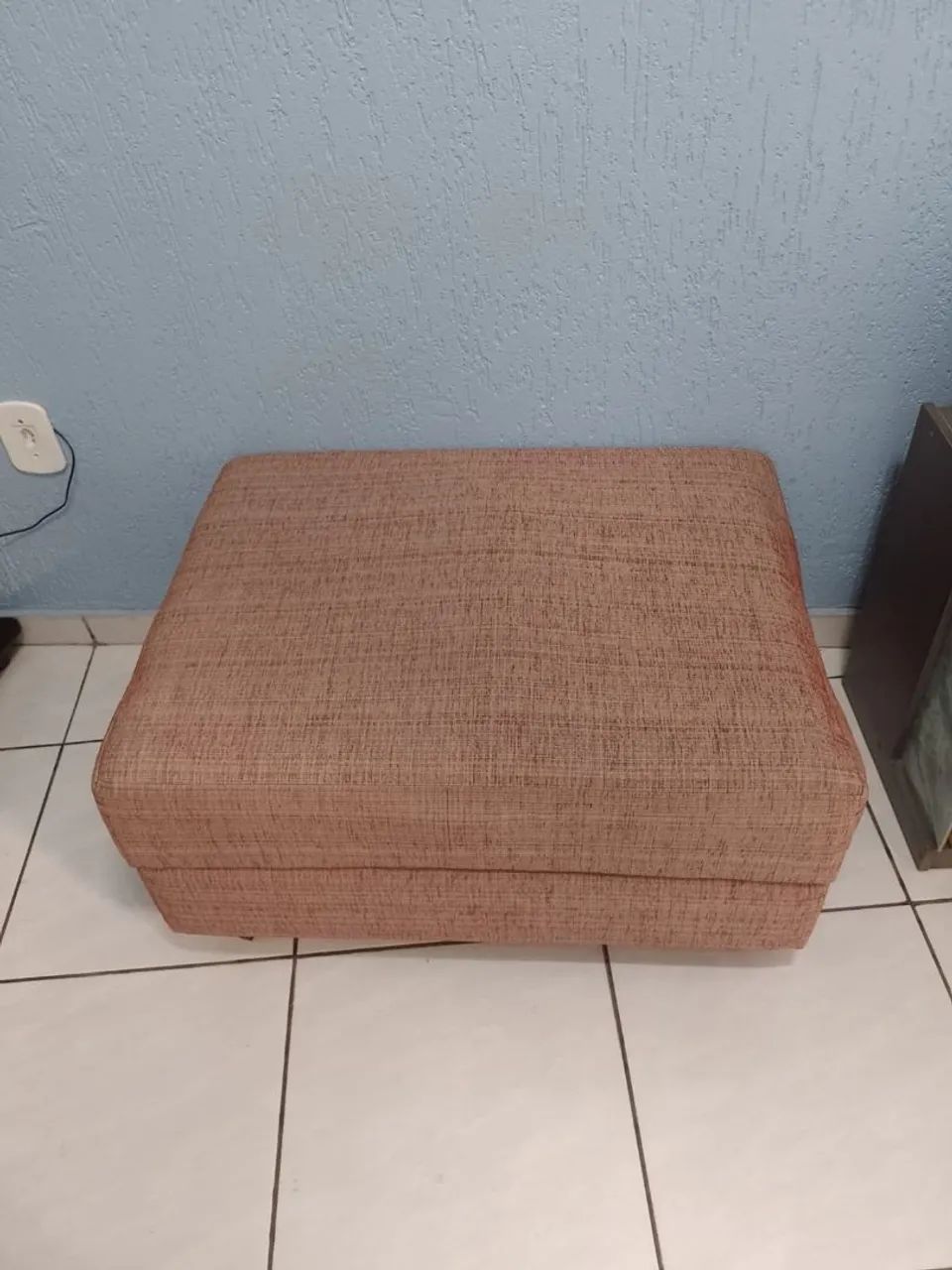 Sofá grande (em duas partes) com puff - Foto 4