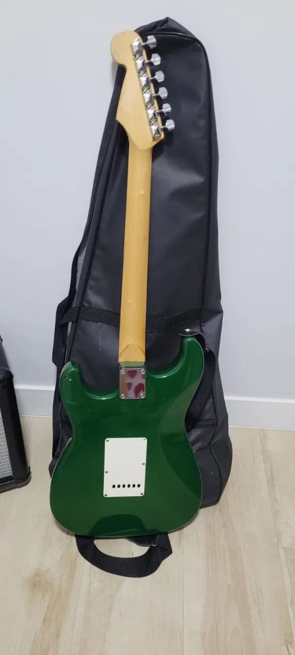 Guitarra Eagle Verde + amplificador - Foto 5