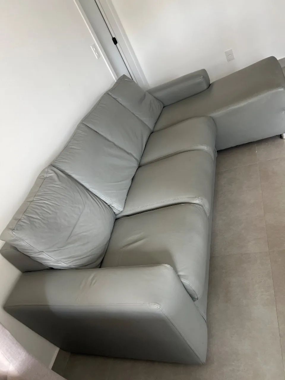 Sofá de 4 lugares com chaise 