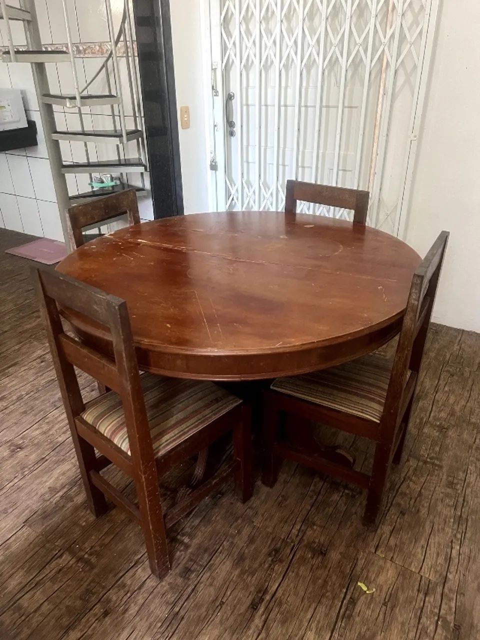 mesa de jantar redonda de madeira - Foto 2