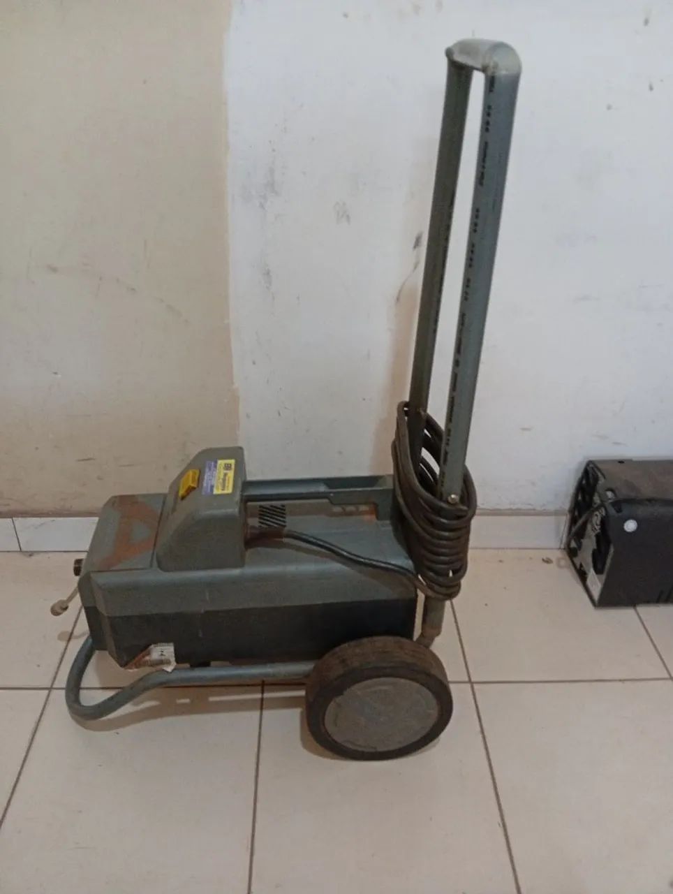 Lavadora de alta pressão Karcher 585 profissional  - Foto 3