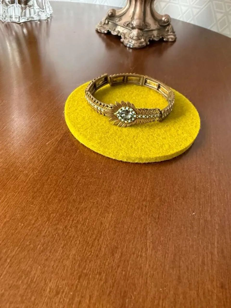 Pulseira bracelete dourado com pedras  - Foto 4