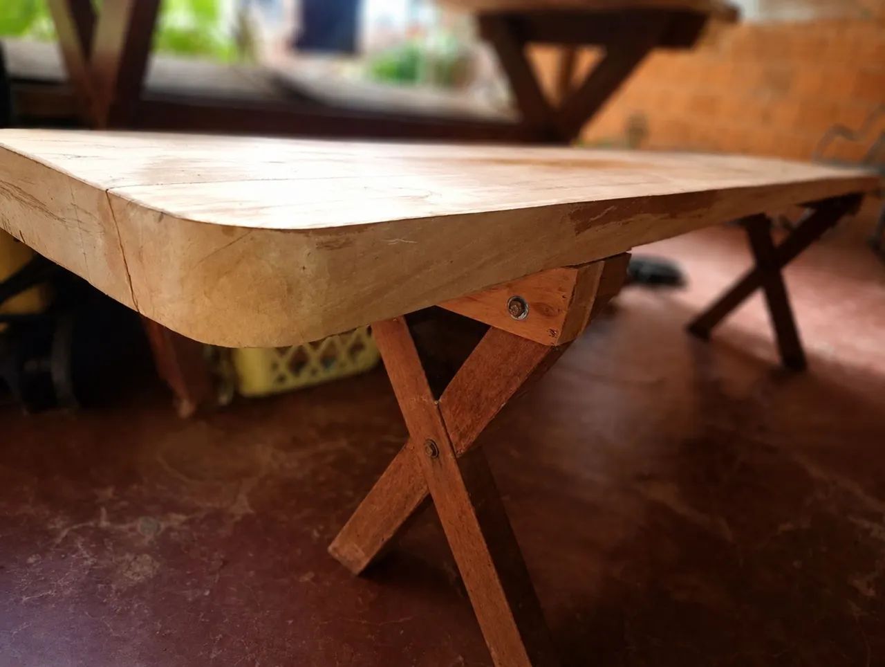 Mesa de Madeira com bancos  - Foto 2