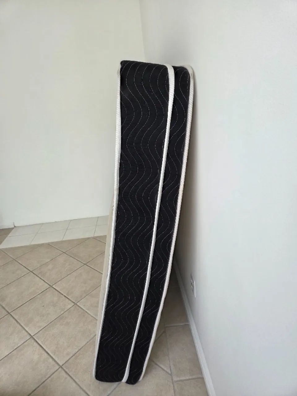 Colchão Queen Ortobom para doação 