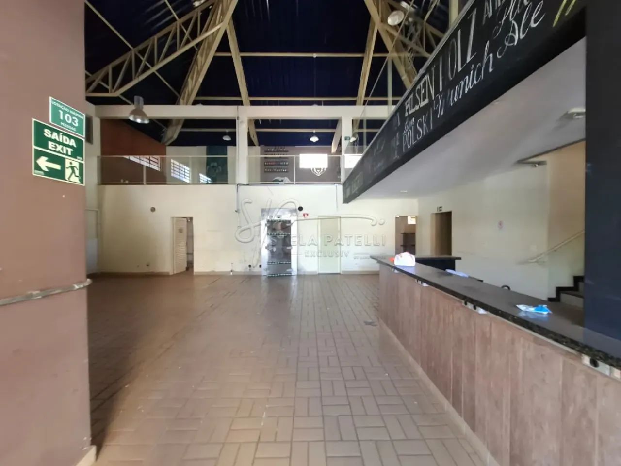 Casa comercial de 450m² com salão para locação - Nova Aliança