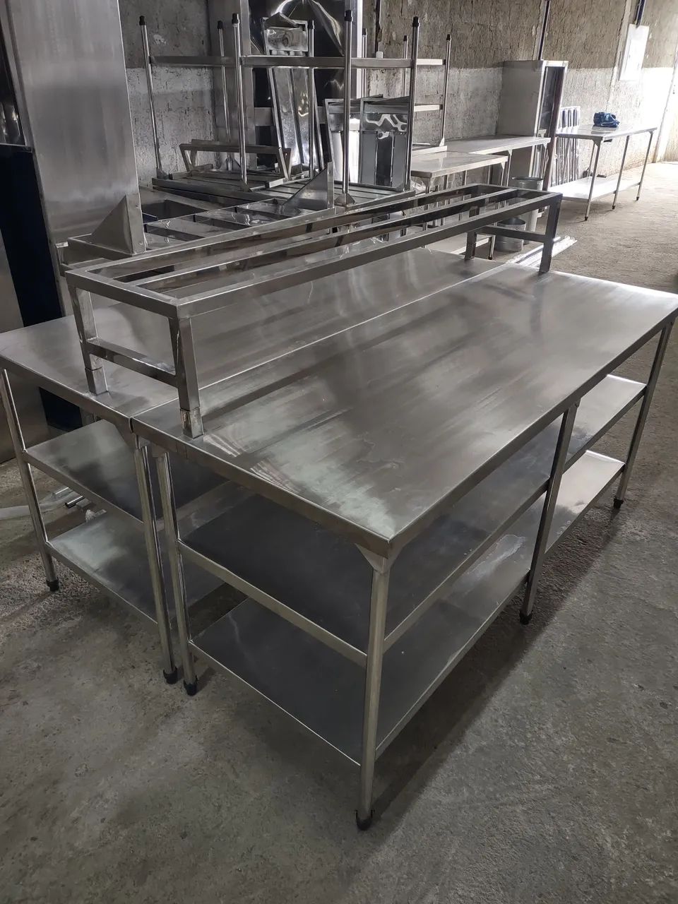 Balcão de inox ,pia de inox , Coifa 
