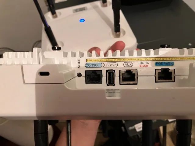 3 APs Cisco - 1 Catalyst 9130AXIZ e 2 Aironet 3802E - Foto 4