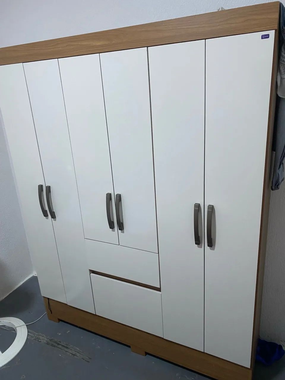 Guarda roupa 6 portas 