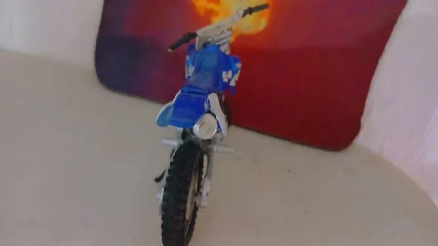 MINIATURA DA MOTO YAMAHA YZ 400F AZUL - Foto 2